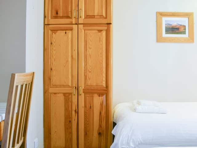 Typical Twin bedroom | Quaysiders ClubQuay, Ambleside