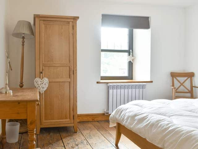 Double bedroom | Woodside Cottage, Backbarrow, Near Ulverston