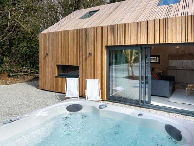 Hot tub | The Old Piggery, Stowting