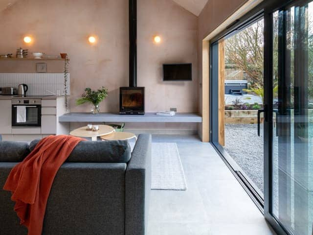 Open plan living space | The Old Piggery, Stowting