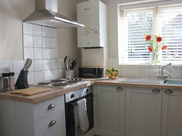 Kitchen | Church Bell View Cottage - The Bell Hotel Cottages, Burgh le Marsh, near Skegness