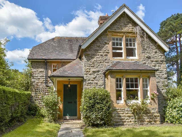 Exterior | Buckshaw Gate, Holwell