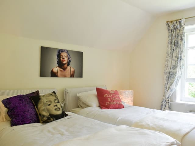 Twin bedroom | Buckshaw Gate, Holwell