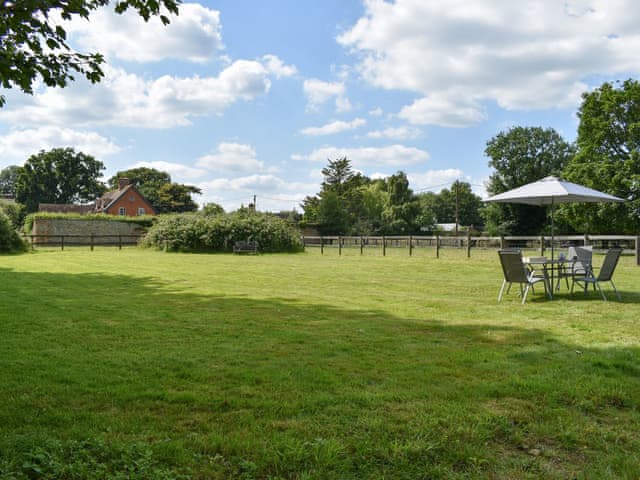 Garden | Buckshaw Gate, Holwell