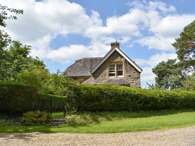Exterior | Buckshaw Gate, Holwell