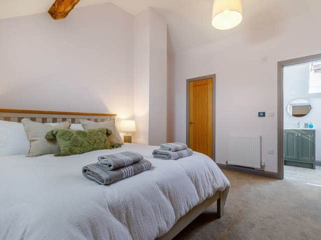 Double bedroom | The Hayloft - Yocking Gate Holiday Accomodation, Whitchurch