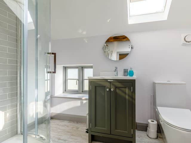 Shower room | The Hayloft - Yocking Gate Holiday Accomodation, Whitchurch