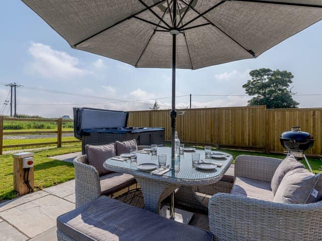 Patio | The Hayloft - Yocking Gate Holiday Accomodation, Whitchurch