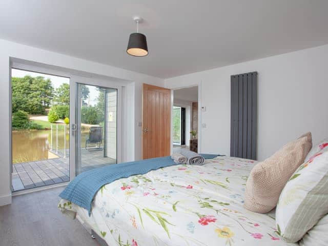 Master bedroom | Kingfisher Lodge - Ponsford Ponds, Knowle, near Cullompton