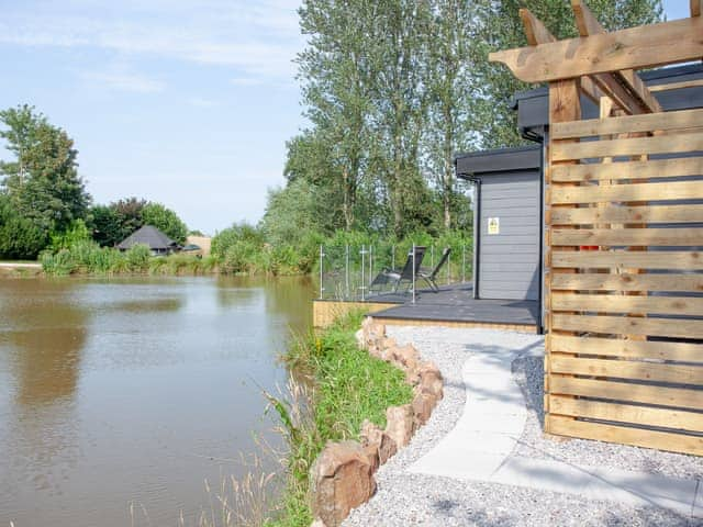 Exterior | Kingfisher Lodge - Ponsford Ponds, Knowle, near Cullompton