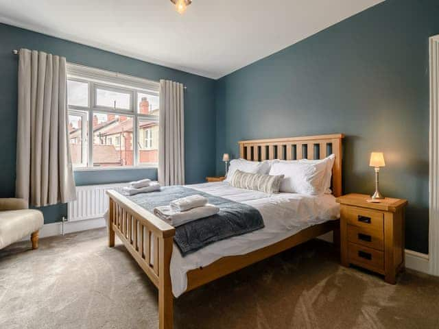 Double bedroom | Peasholm Place, Scarborough