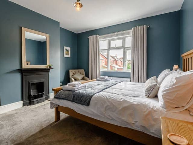 Double bedroom | Peasholm Place, Scarborough