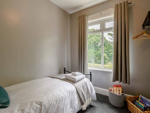 Single bedroom | Peasholm Place, Scarborough