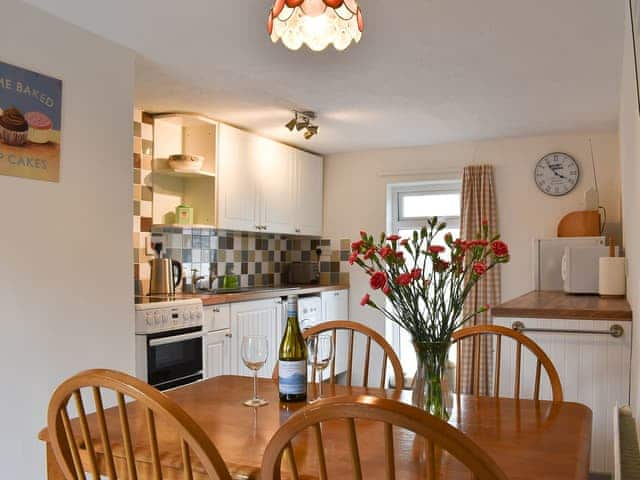 Kitchen/diner | Dove Cottage, Trehingsta, near Callington