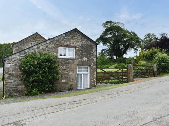 Exterior | Dove Cottage, Trehingsta, near Callington