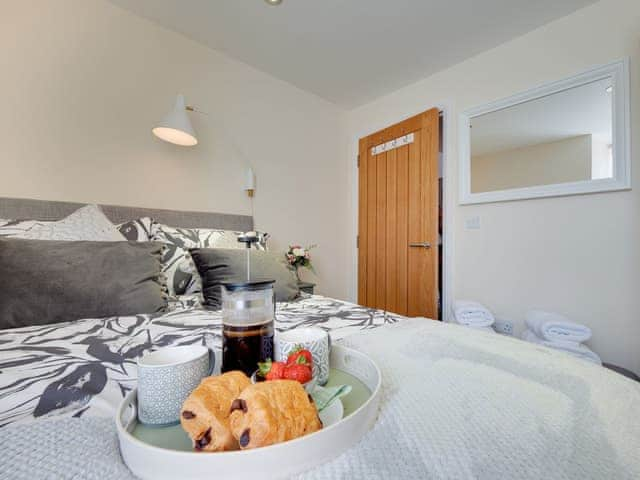 Double bedroom | Heron Apartment, Berwick-upon-Tweed