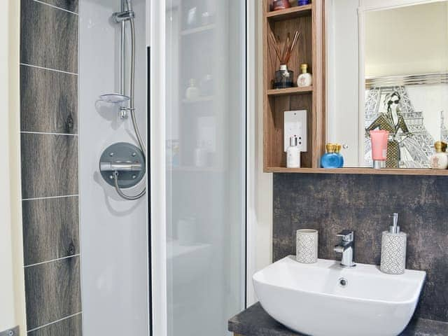 En-suite | The Lodge, Bridlington