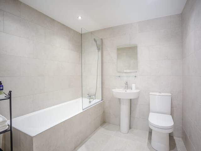 Bathroom | The Stable - Longhoughton Hall, Longhoughton