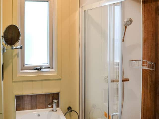 Shower room | Beech - Manor Farm Retreats, Cantley