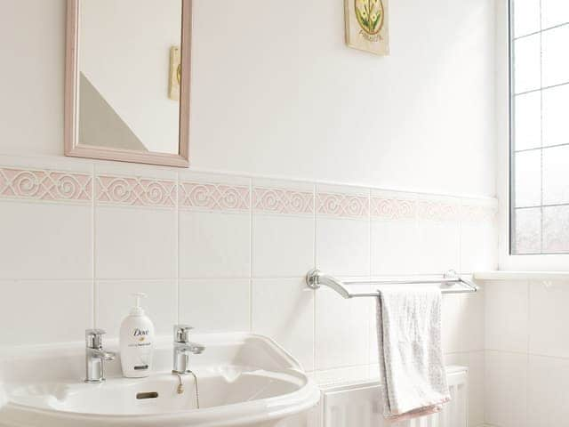 Bathroom | Rocky&rsquo;s Cottage at Crag View, Dunstan, near Craster