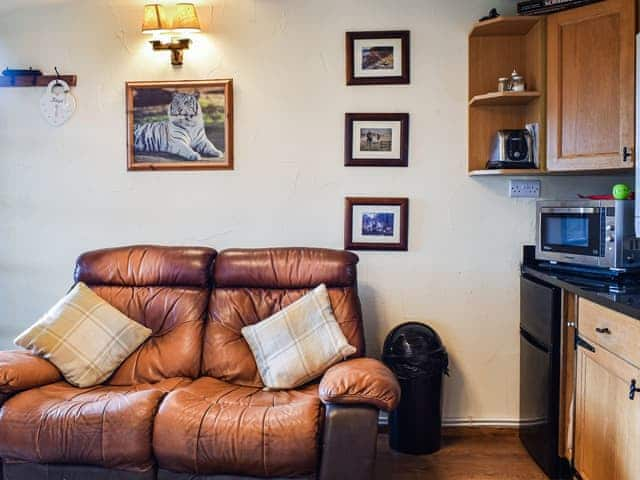 Living area | Toms Cabin - Byre Cottages, Stelling Minnis, near Canterbury