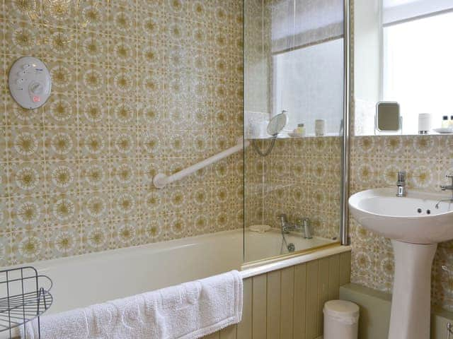 Bathroom | Shambles Cottage, Ambleside