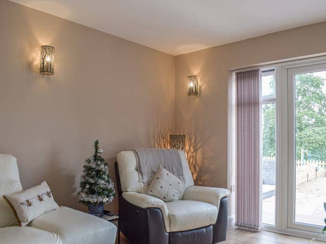 Living area | The Lookout - The Lookout Holidays, Hope-under-Dinmore