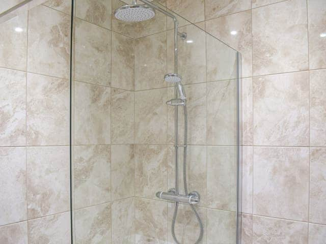 Shower room | The Lookout - The Lookout Holidays, Hope-under-Dinmore