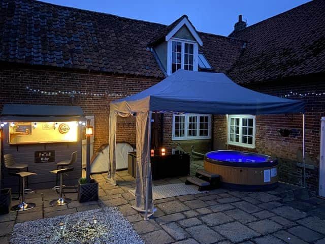 Hot tub outside bar | Middle Farm, East Harling, near Thetford