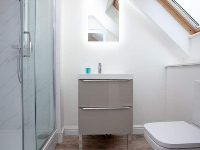 Shower room | Pochin House Apartment 16, St Austell