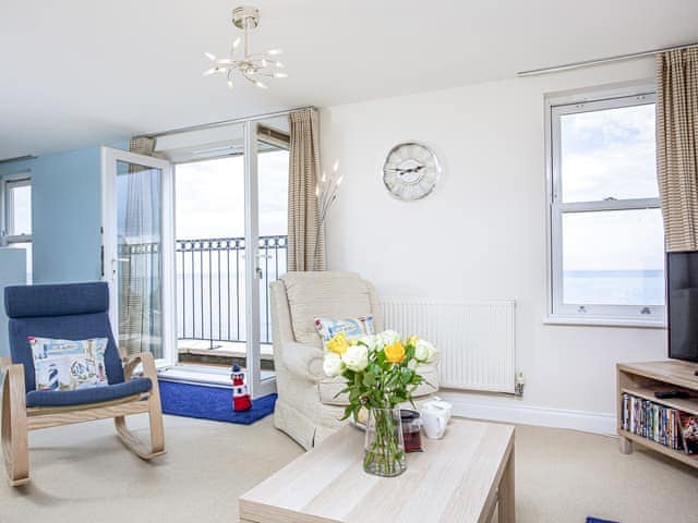 Living area | WavesGreat Cliff, Dawlish