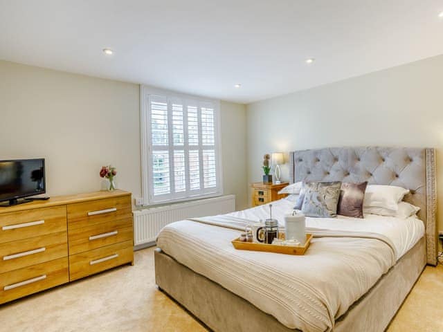 Double bedroom | Toppesfield Hall, Halstead