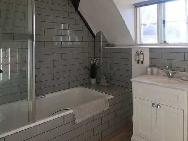 Family bathroom | White Horse Cottage, West Meon, near Petersfield