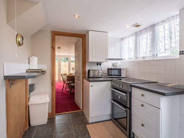 Kitchen | Gainsborough Cottage, Chapel St Leonards