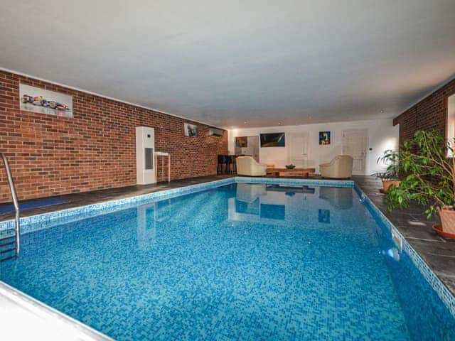 The Swimming Pool Retreat, Fontwell