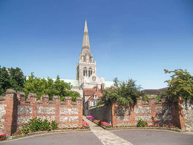 The Swimming Pool Retreat, Fontwell