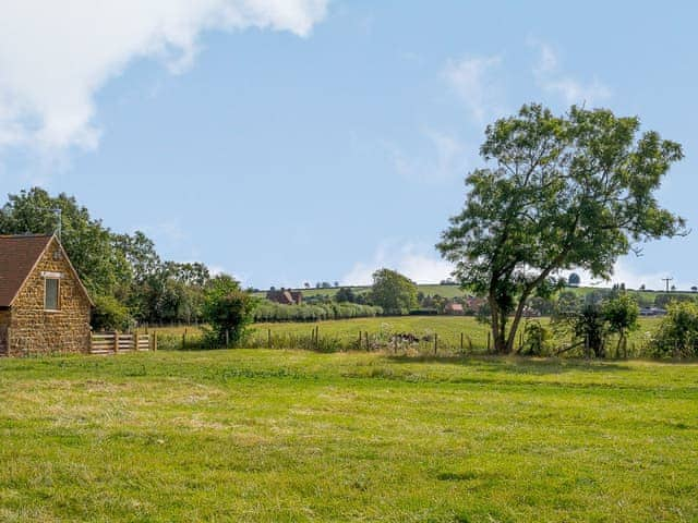 Setting | The Hovel, Fenny Compton, near Warwick