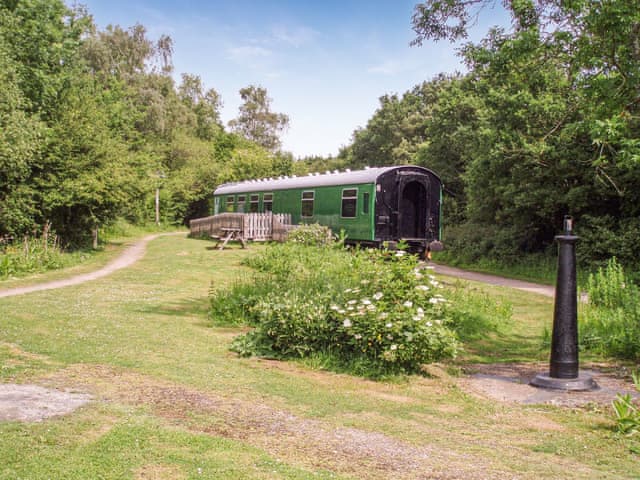 Roo Cottage, Barns Green