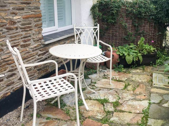 Outside patio area | The Studio, St Mawes