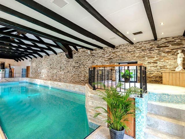 Indoor swimming pool | Carrick Lodge, Portscatho