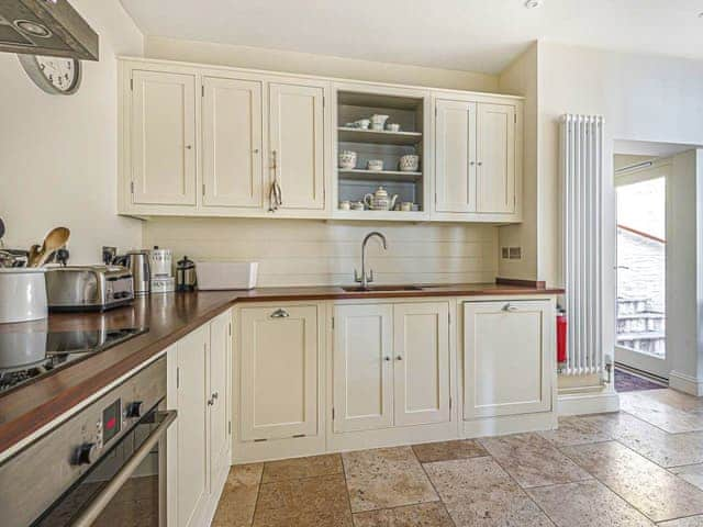 Spacious kitchen | Chymor, St Mawes