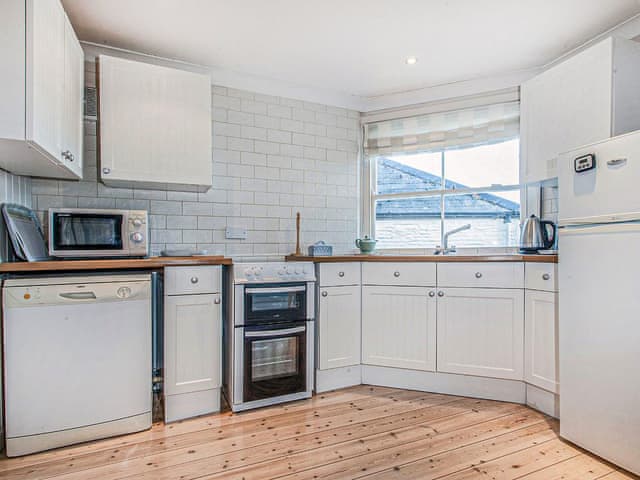 Castle Cottage Kitchen | Castle Cottage, St Mawes