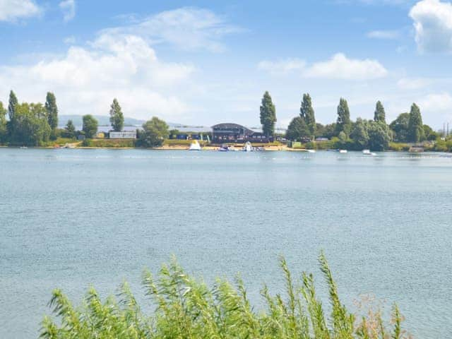 Premium Lake Lodge, Chichester