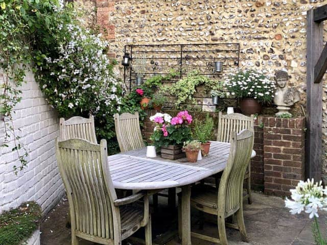 Middle House, Steyning