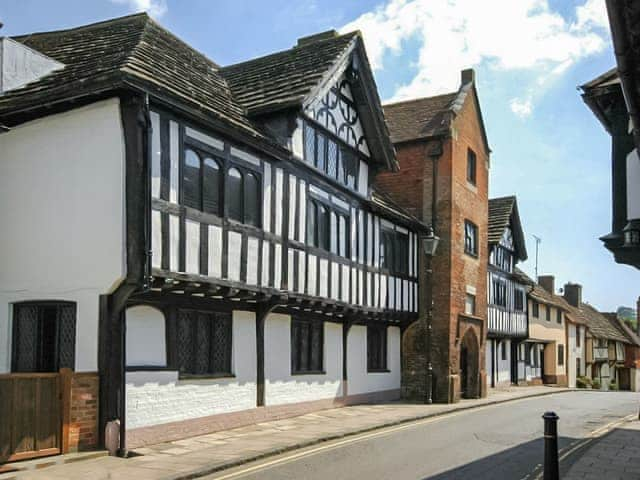 Middle House, Steyning