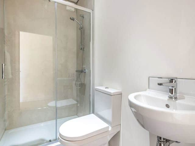 Ground floor shower room | Fairview, St Just in Roseland