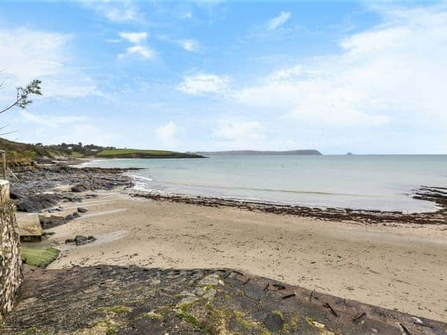 Beach a few steps away | The Sea House, Portscatho