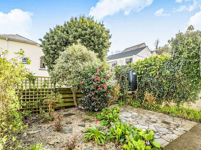 Garden Area | McKenzie, Portscatho