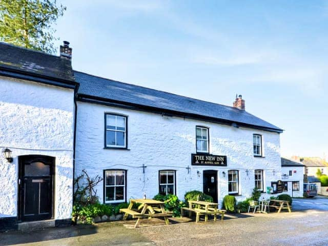 Walk to the New Inn Pub | Verbena Cottage, Veryan