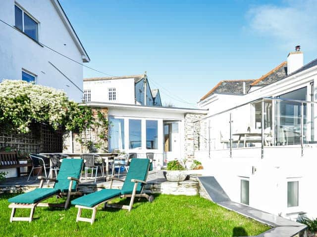 Rear garden and seating | Shoal Corner, St Mawes